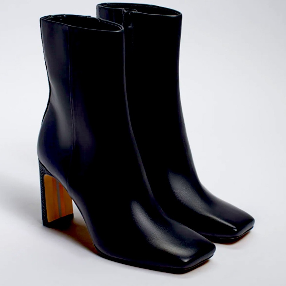 SAM EDELMAN ANIKA ANKLE BOOTIE